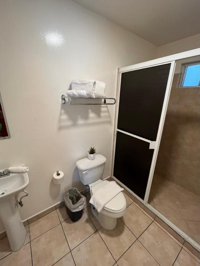 Del Bosque Tj Inn Tijuana Exteriör bild
