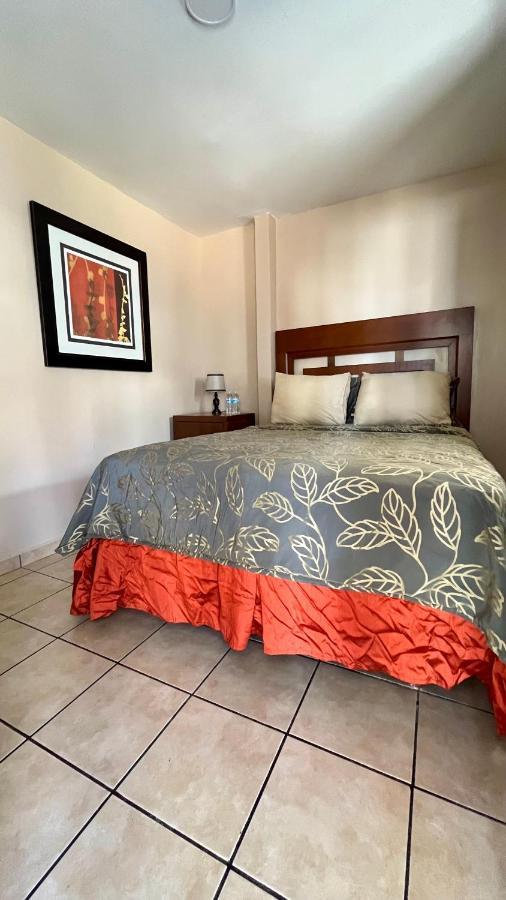 Del Bosque Tj Inn Tijuana Exteriör bild