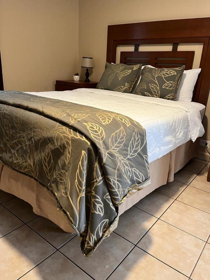 Del Bosque Tj Inn Tijuana Exteriör bild