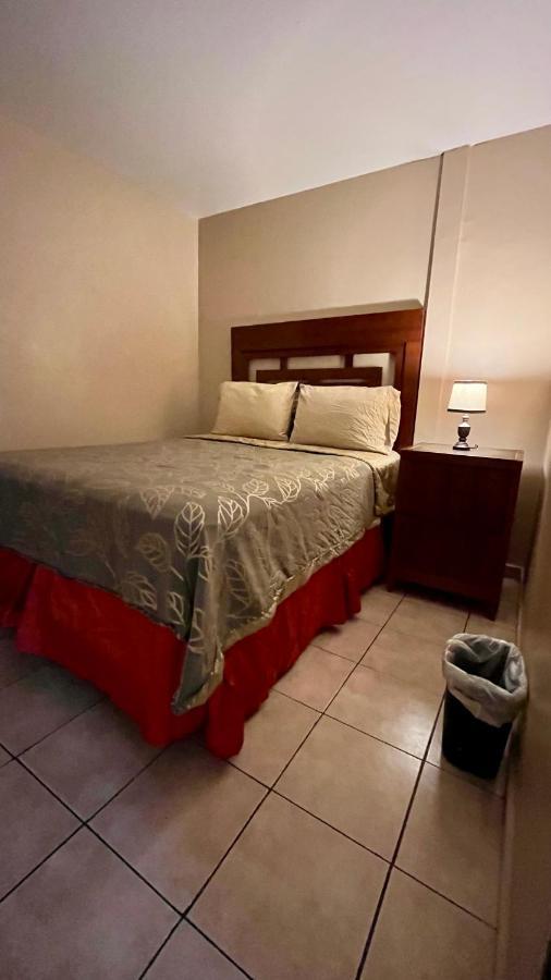 Del Bosque Tj Inn Tijuana Exteriör bild