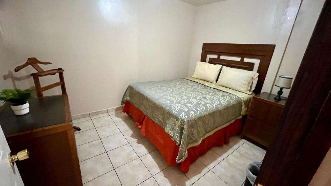 Del Bosque Tj Inn Tijuana Exteriör bild